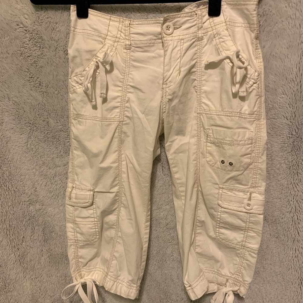 White cargo capris